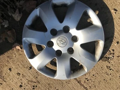 07 08 09 10 Hyundai Entourage Wheel Hub Cap Cover  - Image 1 of 2