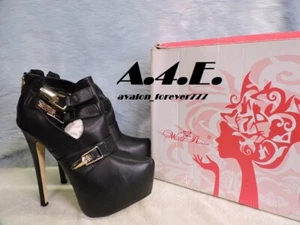 Black boot with gold buckles by Wild Rose NOS Size Womens 10 Mens 8.5 - Picture 1 of 15