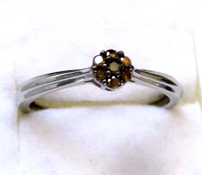 Brown Diamond Flower Ring / size 10 / 925 Sterling Silver / 0.1 ct - Image 1 of 4