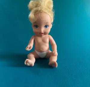 2005 Mattel Disney Royal Nursery Baby Princess Cinderella Doll ~ 5 Inches (O7) - Picture 1 of 6