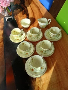 20-teiliges Vintage Crown Staffordshire gelbe Narzisse Blume Bone China Teeservice - Bild 1 von 8