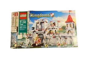 LEGO Castle: King's Castle (7946) Tasche 1 und Buch 3 fehlen Beschreibung lesen - Bild 1 von 15