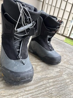 Barely Used Men’s Nitro Select Tls Snowboard Boots Size 7.5 - Image 1 of 4