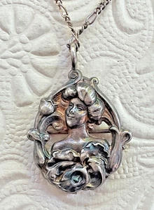 Collar grande de plata esterlina Art Nouveau Repousse antigua dama en 925 - Imagen 1 de 12