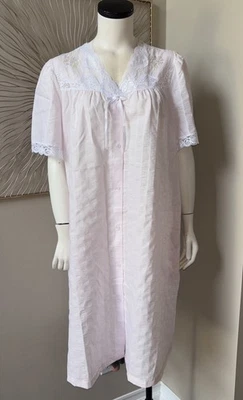 Vtg. Miss Elaine Robe Sz L House Coat Pink Snap Seersucker  Puckered Duster NWT - Image 1 of 4