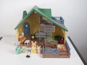 Sylvanian Families Log Cabin Playset House Home with Figures & Furniture - Picture 1 of 12