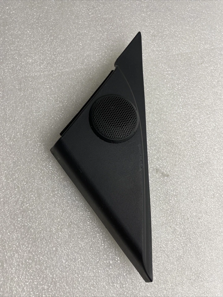 2008 Mazda 3i седан передняя правая сторона динамик твитер с отделкой крышки GK2A66960 OEM - Изображение 1 из 4