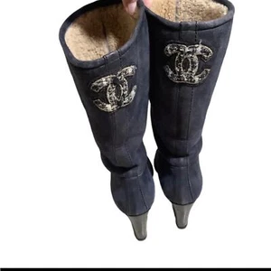 Auténtico vintage años 90. Chanel Shearling CC Logo Tweed Gamuza Cuero Tacones Negros - Imagen 1 de 10