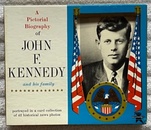 JOHN F. KENNEDY BIOGRAPHICAL CARD COLLECTION 42-Card Set con scatola fustellata VG BELLO! - Foto 1 di 5