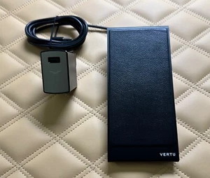 VERTU V WIRELESS CHARGING PAD Wireless Charger AC-35V Calf leather and Aluminum - Picture 1 of 5