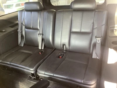 Furgoneta SW/tercer asiento usada se adapta a: Chevrolet Suburban 1500 2008 grado A Foto 1 de 4
