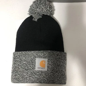 Carhartt Fold-up cuff with sewn-on Carhartt patch black white pom pom black/whit - Picture 1 of 6