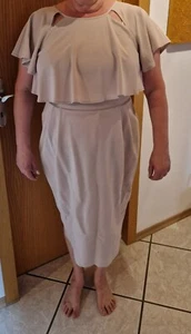1 Schönes elegantes Kleid, nur 1x getragen, Gr.46 von Asos......top Zustand. - Bild 1 von 4