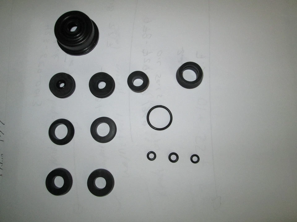 Nuevo kit de reconstrucción de cilindro maestro de freno MGB 1975-1980 Triumph TR7 TR8 Foto 1 de 1