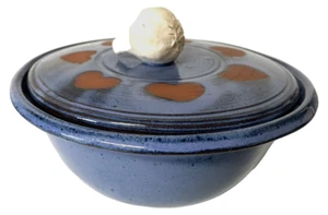 Studio Pottery Glazed Redware Heart Design Blue Lidded Bowl W/ Garlic Handle - Picture 1 of 18