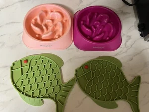 2 langsam fütternde Schüssel Bündel für Hunde oder Katzen helfen Erstickung zu verhindern, 2 Lickmatten - Bild 1 von 3