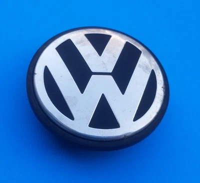 VOLKSWAGEN BEETLE CC EOS GOLF JETTA PASSAT RABBIT 1 WHEEL HUB CAP CENTER OEM A25 - Image 1 of 4