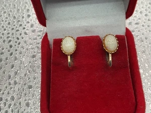 VTG 1/20 12K Yellow Gold Filled Petite Oval Shape OPAL Screwback Earrings - Picture 1 of 5