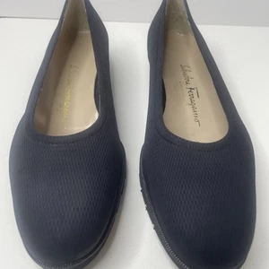 Salvatore Ferragamo Boutique Black Suede Pumps Size 9 AA - Picture 1 of 10