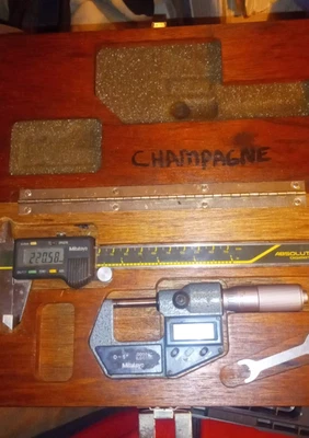 Mitutoyo 6” 500-196 Digital Caliper 1” Micro  .00005 293-765-30 W/Wooden Case - Image 1 of 4