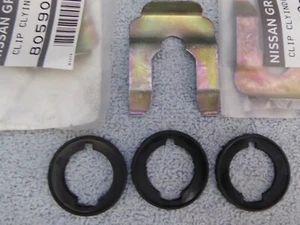 Datsun Roadster 1965-67.5  1600/2000 Door Lock Gaskets and Lock Cylinder Clips - Bild 1 von 3