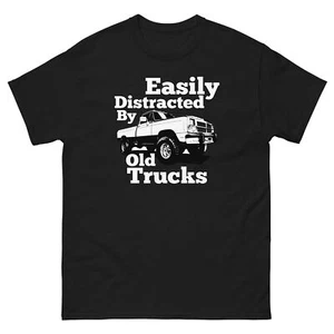 T-Shirt Camion Prima Generazione Uomo, Facilmente Distratto Da Vecchi Camion Auto Appassionato Tee - Foto 1 di 11