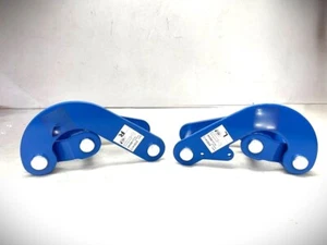 Rear Comfortable Leaf Spring Shackles Fit For Toyota Hilux SR5 15-ON Pickup - Picture 1 of 10