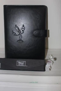 Disney Store Darsteller exklusiv Be Our Guest persönliches Notizbuch, Stift, Ohrhörer - Bild 1 von 5