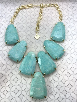 Collar Kendra Scott Harlow verde claro pálido amazonita tono dorado (b) Foto 1 de 4