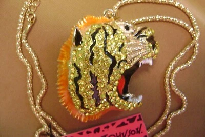 NUEVO CON ETIQUETAS - BETSEY JOHNSON - COLLAR COLGANTE TONO ORO ESMALTE TIGRE CRISTAL AMARILLO Foto 1 de 4