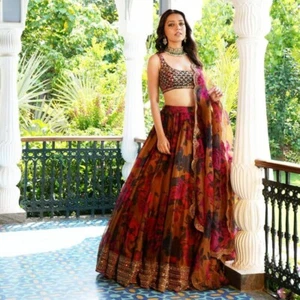 Lo último Nuevo Organza Tabby Naranja Lehenga Choli Con Dupatta Para Recepción - Imagen 1 de 10