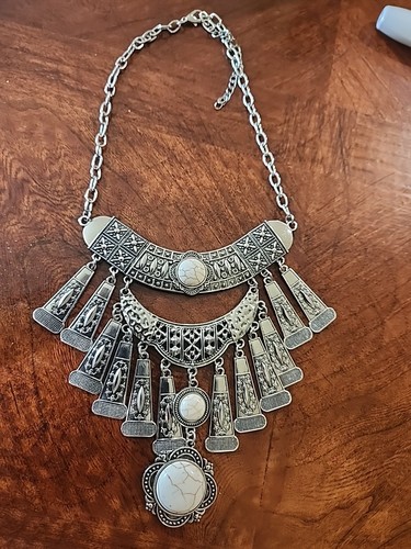 VETEMENTS Collana bianca Paparazzi SAHARA ROYALE