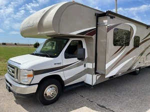 2015 Thor Motor Coach Four Winds 31W 32' Class C Motorhome C15175485 - Picture 1 of 20