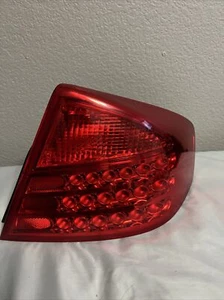 New OEM Infiniti G35 Sedan Passenger Side Taillight 2003-2004 - Bild 1 von 4