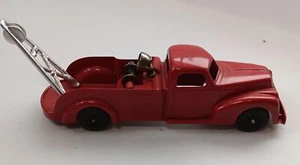 Hubley 1950's Vintage Red Wrecker Restored. 10" with winch and boom. - Picture 1 of 4