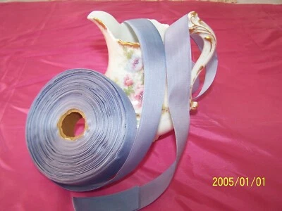 Ancien et beau ruban en soie bleu ciel. Vendu au mètre. Années50. Réf : n°205 - Photo 1/4