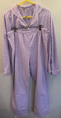 Conjunto de pijama para mujer Soft Sensations talla grande patrón de lunares lavanda Foto 1 de 4