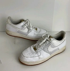 Scarpe da ginnastica Nike Air Force 1 uomo UK 13 bianche pannelli laterali traforati 315122-992 - Foto 1 di 8
