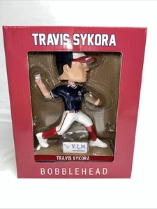 Bobblehead Travis Sykora - Fred Nats Fredericksburg Nationals SGA 5/11/25 NUEVO EN CAJA - Imagen 1 de 7