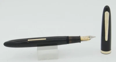 Sheaffer Admiral Black & Gold Fountain Pen - 14kt Fine Nib - 1950's - Image 1 of 4