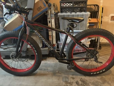 Bicicleta de montaña Northrock XC00 con neumático grueso Foto 1 de 4