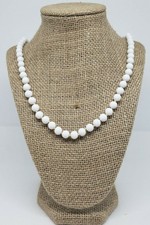 Women’s Beaded Necklace Round White Beads Gold Tone Unbranded Fashion Jewelry 
