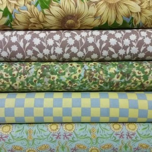 Fabric Freedom Sunflowers 100% Cotton Fabric FQ Crafting Patchwork Light Blue - Picture 1 of 6