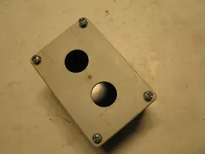 NUOVO? UKN 3x4x3"" CUSTODIA PLASTICA DOPPIA POSIZIONE 22mm a0970 - Foto 1 di 6