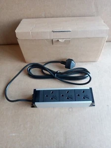 Evoline U-Dock 3 x 13a Socket Mountable Wall Mount Workshop Power 13a Plug - Picture 1 of 2