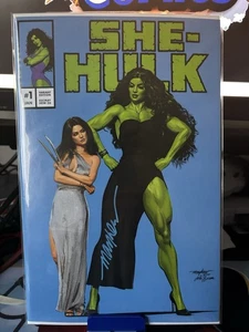 She-Hulk #1 Cover A (Vaulted) Signed By Mike Mayhew With COA - Picture 1 of 2