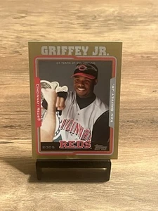 2005 Topps Gold Parallel 440 Ken Griffey Jr /2005 - Picture 1 of 3