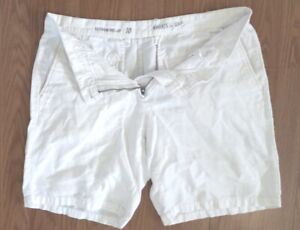 Size 34x8 in Women's White Denim Khaki By GAP golf Short Boyfriend roll-up