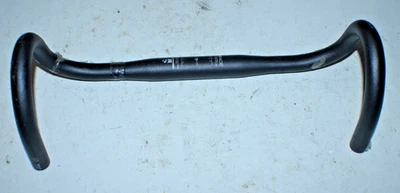 Manillar Bontrager Race VR-COS 31,8 mm 42 cm negro 125 mm caída 85 mm alcance Foto 1 de 4