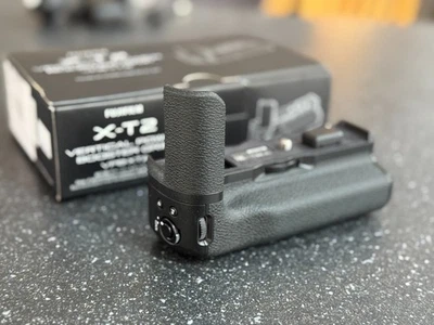 Original Fujifilm VPB-XT2 Vertical Power Booster Grip for X-T2 w/ AC-9VS Adaptor - Image 1 of 4